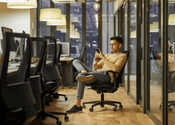 10 Smart Strategies for Gen Z Talent to Stand Out in the Hiring Process