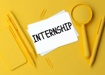 Preparation tools for internships, including magnifying glasses, pens, pencils, and paper clips, with the word 'Internship' in the center.